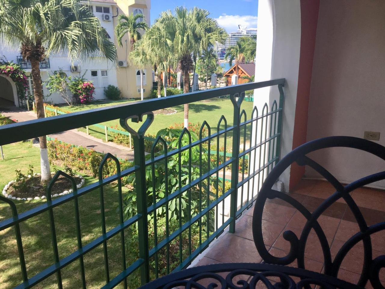 Castle By The Shore Ocho Rios Exterior foto